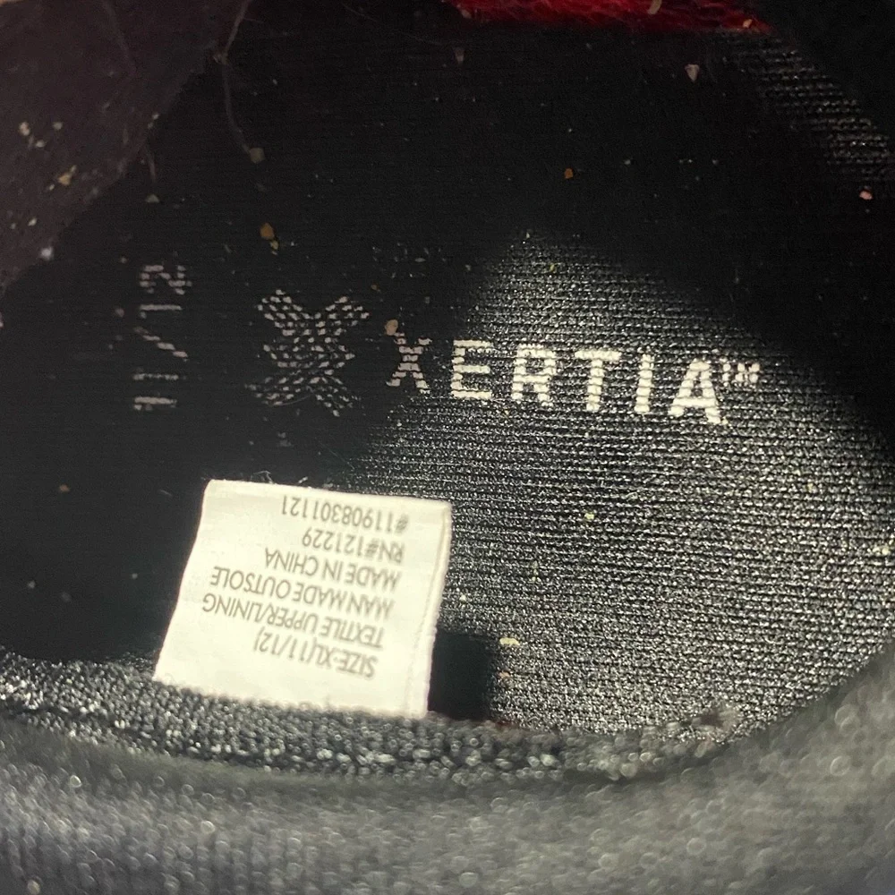Kids Xertia Water Shoes Black and Red Size 11/12